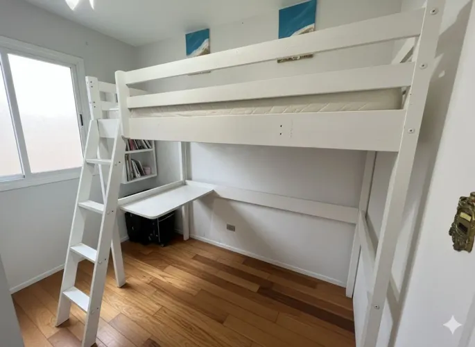 Cama Loft Tok&Stok 100% MDF com Escrivaninha  - Branca