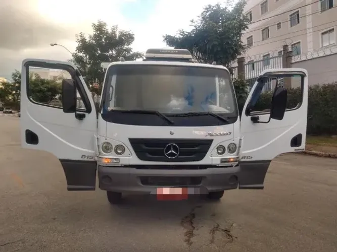 Mb accelo 815 carroceria 2014