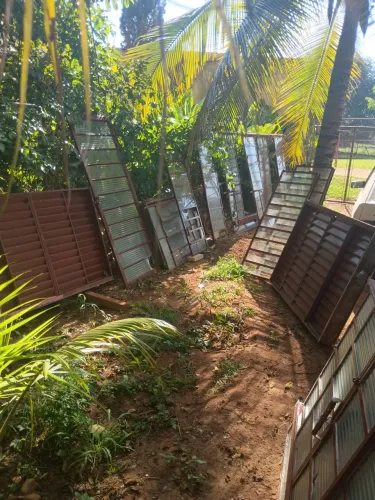 Vendo janelas e portas com vidro