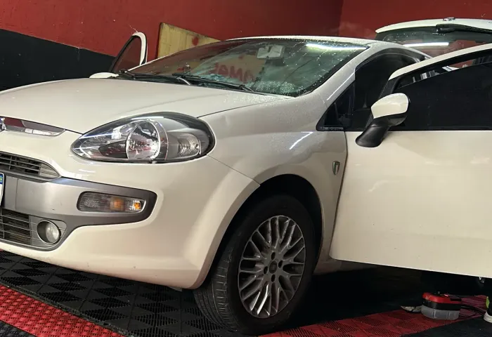 Fiat Punto Essence 1.6 Flex 16V 5P 2014