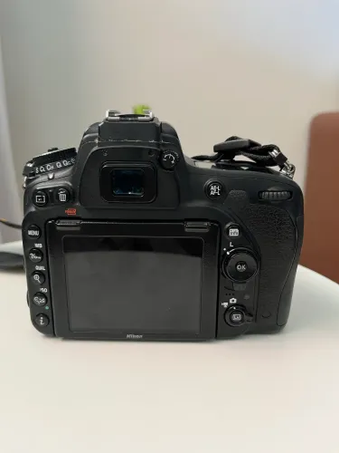Nikon D750 + bateria e carregador 