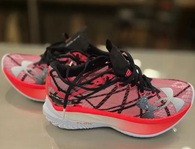 Tênis Under Armour Velociti Elite 2 num. 41
