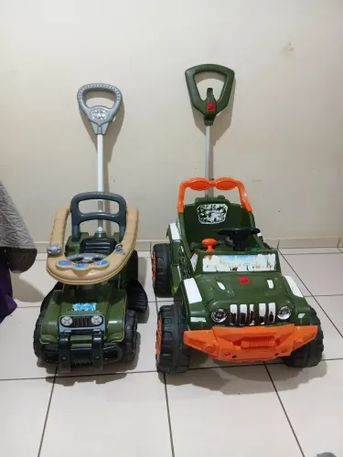 2 carrinhos de passeio por 450, vendo separados também.