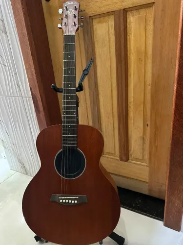 Violão elétrico shelter,baby,usado,em ótimas condições,retirar em piuma 