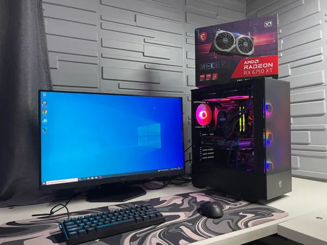 Ryzen 7 5800X / RX 6750 XT 12gb/ 16gb DDR4