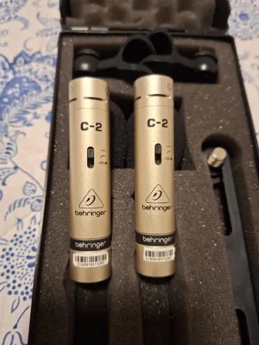 Par de Microfones Condensadores Behringer C-2