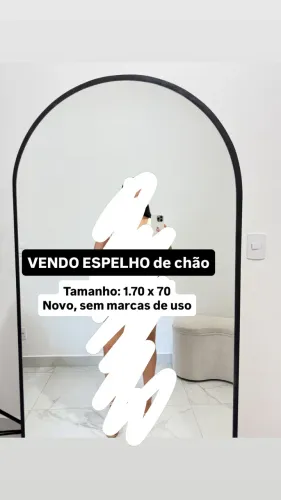 Vendo espelho com moldura preta