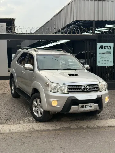Toyota Hilux SW4 SRV D4-d 4X4 3.0 TDI Dies. AUT 2011