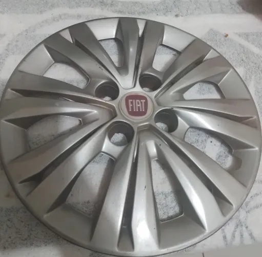 Calota para rodas de carro Fiat usada em ótimas condições 