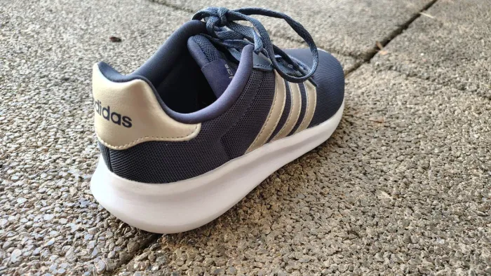 Tenis adidas azul listras douradas tamanho 34