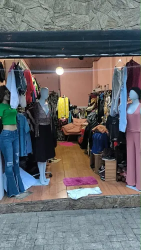 Vende-se brechó montado