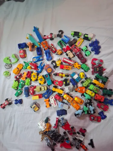 Carrinhos  kinder ovo,lote.