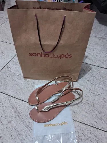Sandália rasteira feminina da marca Sonho dos Pés 