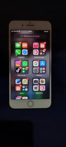 IPhone 7 Plus usado com marcas De uso