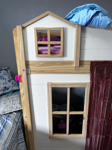Cama com escorregador 