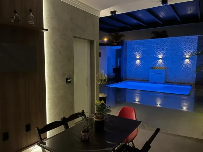 Casa em condomínio com 3 quartos e 4 vagas no Jardim Califórnia, Estiva Gerbi