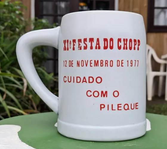 Caneca da XI Festa do Chopp 1977.
