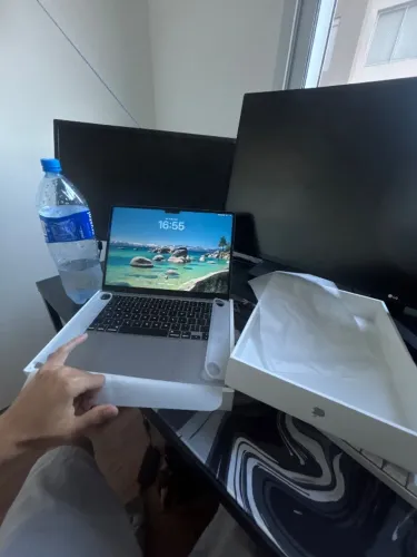 MACBOOK M2 8GB