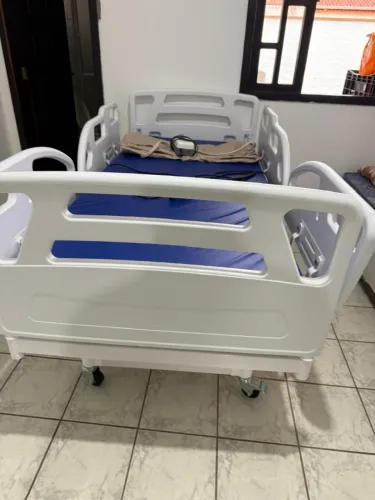 Cama Hospitalar Elétrica Motorizada Completa com Colchão