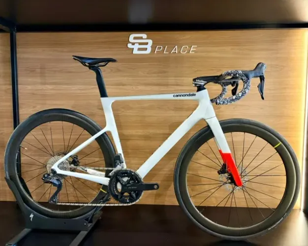 Cannondale SuperSix EVO 3 Speed Tam 54 Shimano 105 Di2 Mavic Cosmic SL 45 Carbon Seminova