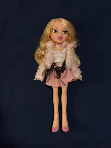 boneca bratz lilee sweetheart com casaco phoebe