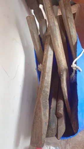 Pontas de talhadeira para uso em asfalto