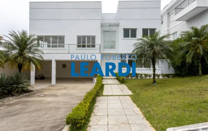 CASA EM CONDOMÍNIO - ALPHAVILLE 8 - SP