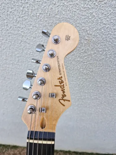 Guitarra Fender