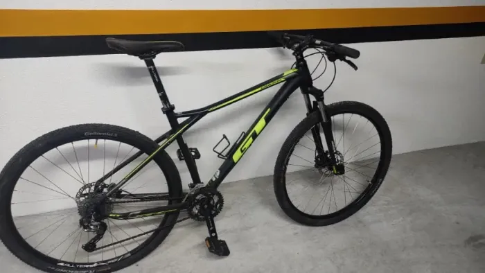 Bicicleta GT Karokan aro 29 Impecável Preta/verde neon