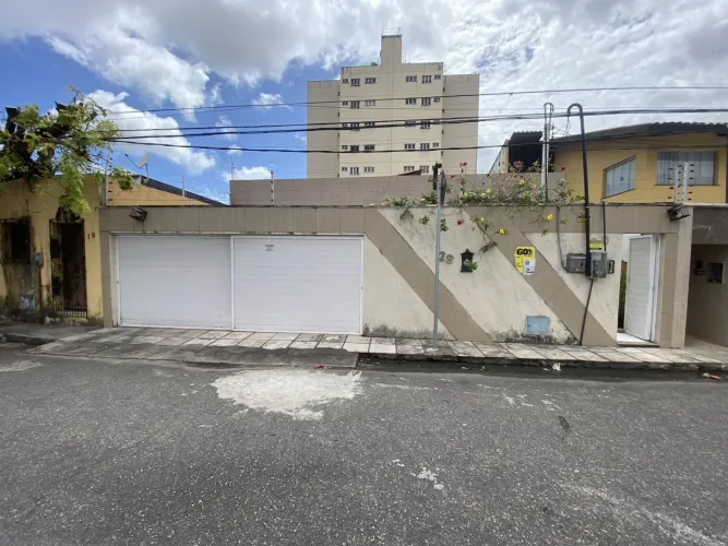 (CA8287) Excelente Casa Duplex medindo 372,00m².