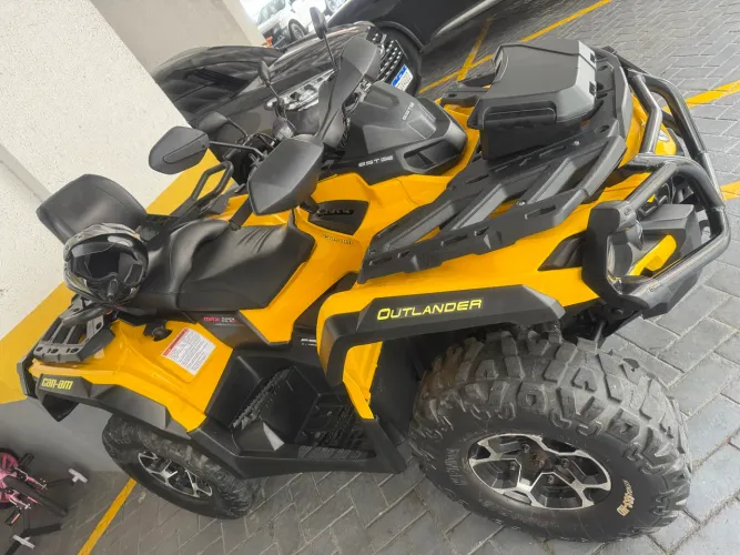 Quadriciclo Can Am Outlander Max 650 4x4 2 lugares com carretinha