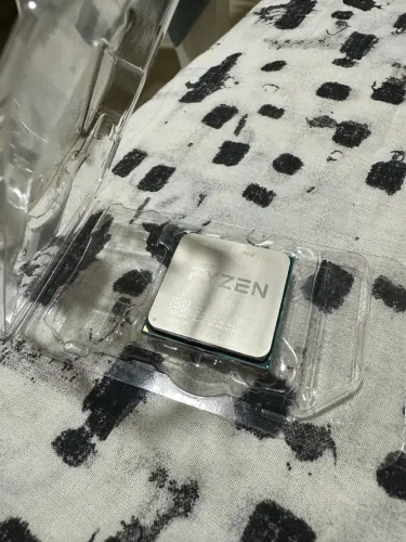 ? Ryzen 3 2200G ? Ótimo custo-benefício para PC Gamer!