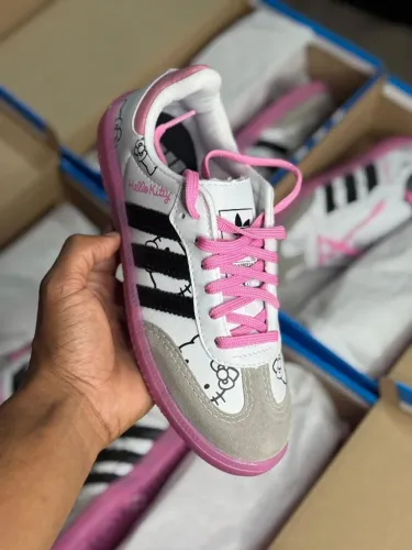 Tenis adidas samba Hello Kitt - Edicao especial - Tam 35