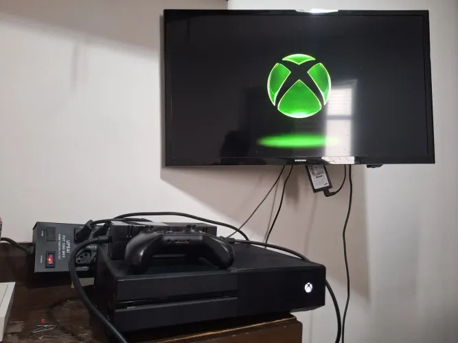 Xbox one IMPECÁVEL / ACEITO TROCA