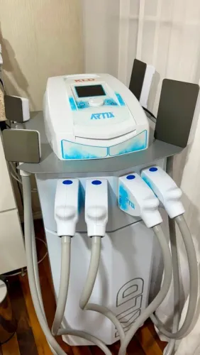Máquina de Criolipólise de placas Artix estado de nova