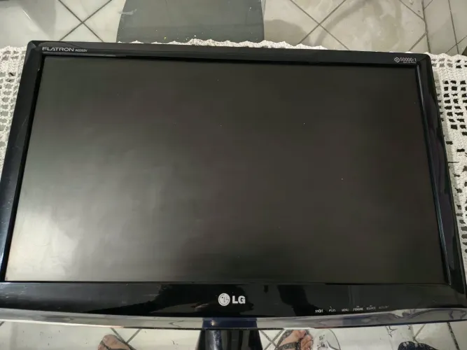 Monitor LG W2353V 23" Full HD - bom estado