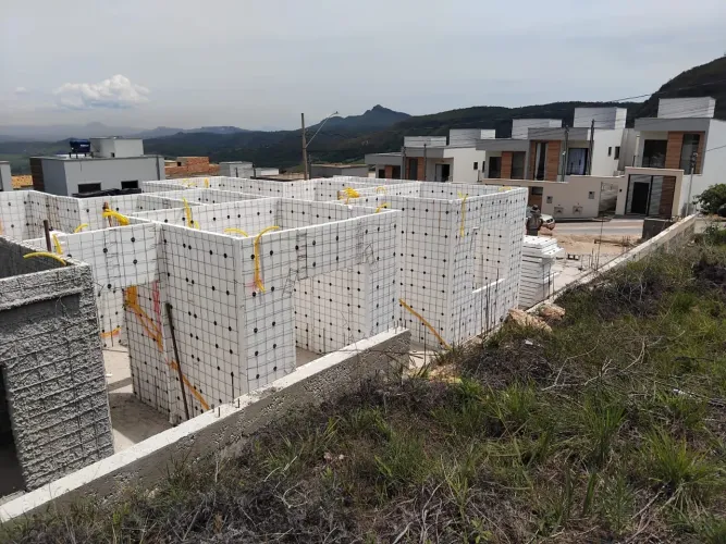 Placas monolíticas eps isopor agilizando sua obra