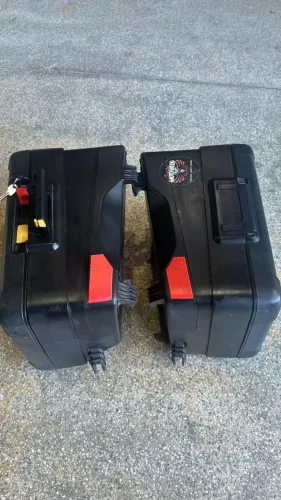 Jogo de Baús laterais originais BMW + Baú central Givi 58 litros
