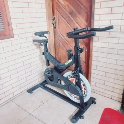 Bicicleta spinning RODA 20KG "Entrego/Aceito cartao