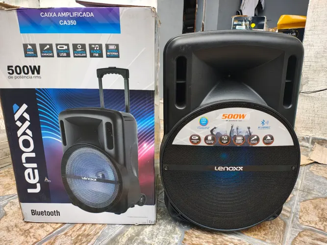 Caixa de Som Amplificada Lenoxx CA350 500W Bluetooth Rodinhas LED - Com Caixa-NOVO