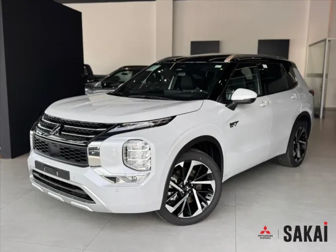 Mitsubishi Outlander Signature 2.4 4X4 AUT (híb) 2026