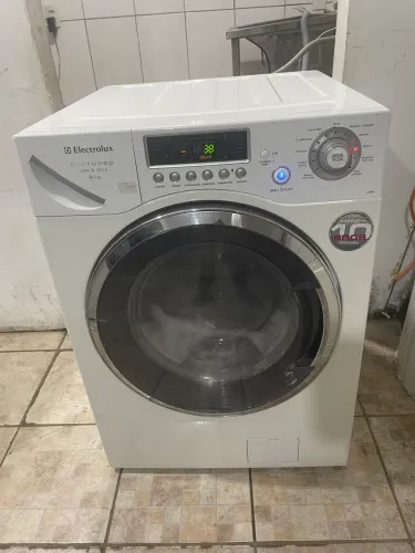 Vendo lava e seca Electrolux 9kg 110 vts funcionando perfeitamente 