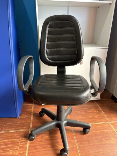 Cadeira giratória mini diretor -Nova