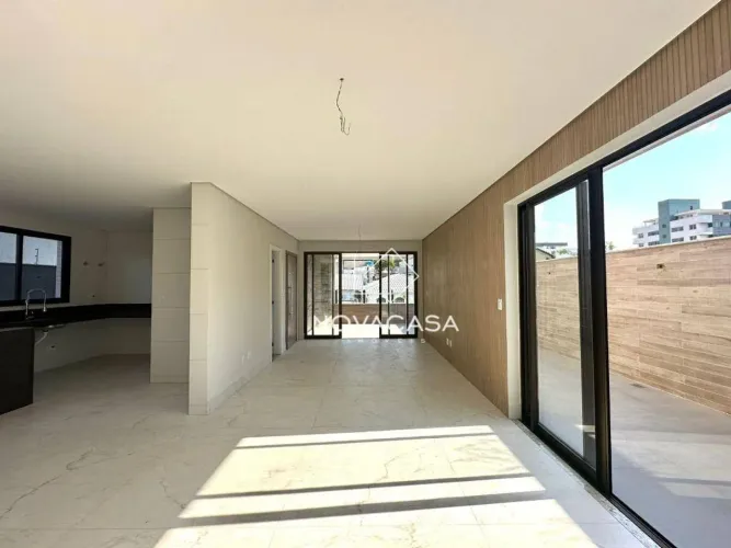 Apartamento Garden com 4 dormitórios à venda, 148 m² por R$ 1.690.000,00 - Jaraguá - Belo