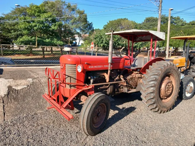 Trator Massey Ferguson Modelo 65x 1973