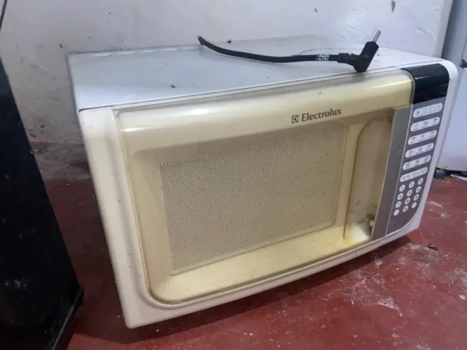Microondas para retirada de peças 
