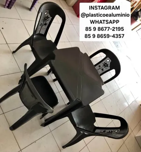 Conjunto de Mesa e Cadeiras de Plástico   Conjunto Gress 