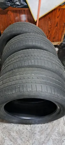04 Pneus 225 50 17 