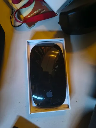 Magic mouse 2 Black Apple com defeito