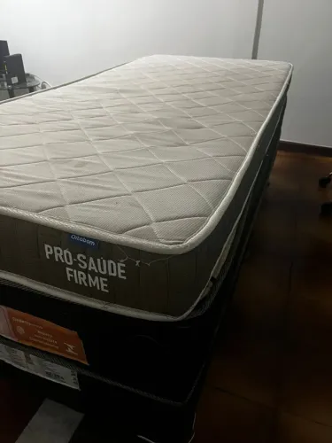 Cama box de solteiro (base + Colchão Ortobom)
